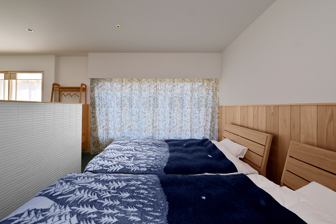 Room 202 4